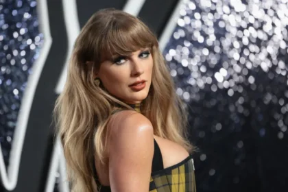 how old is taylor swift daughter